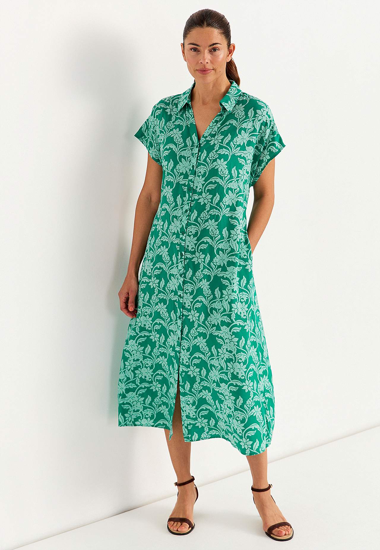 Shirt dress with pockets