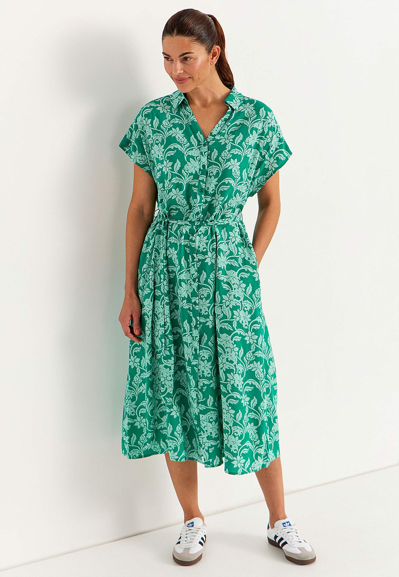 Shirt dress with pockets