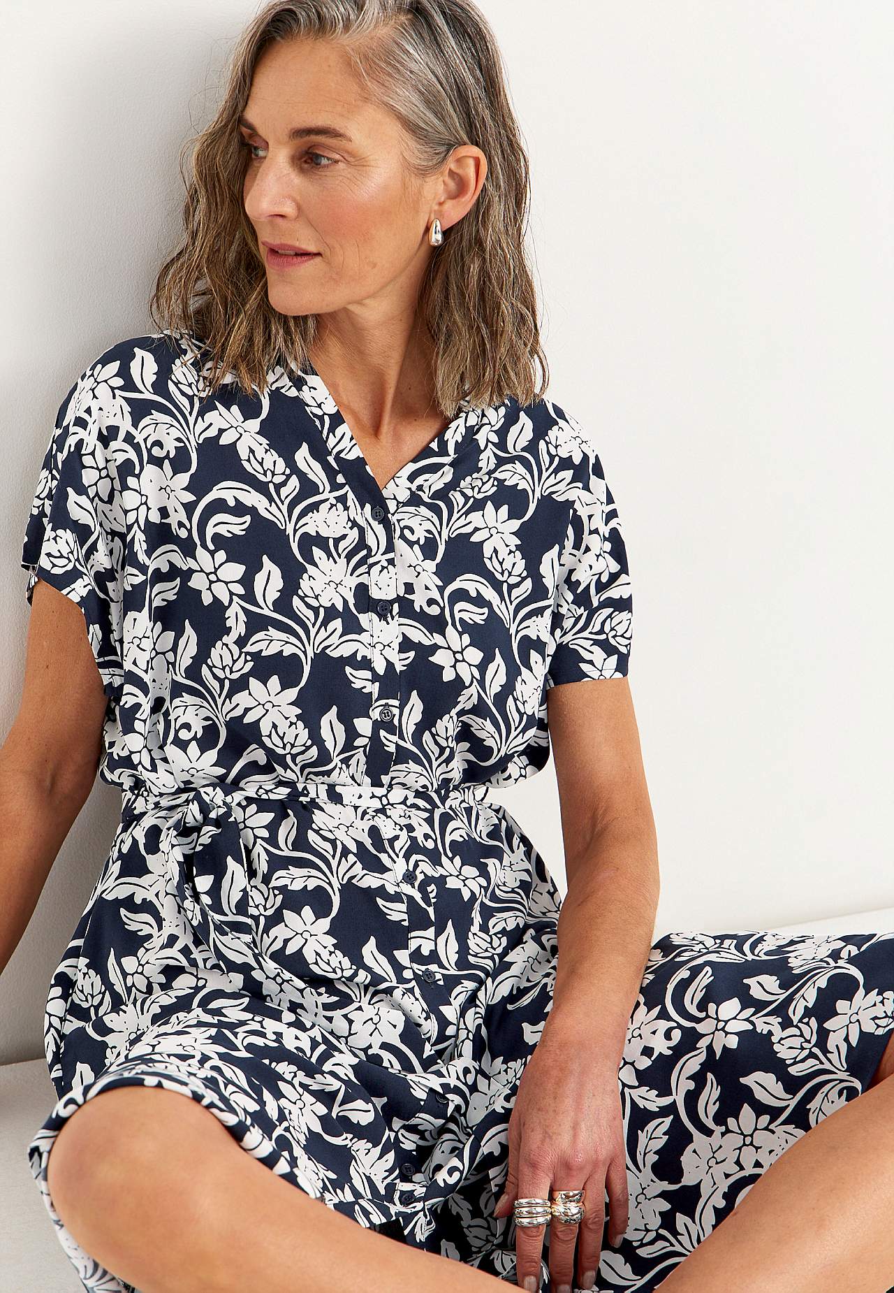 Shirt dress with pockets