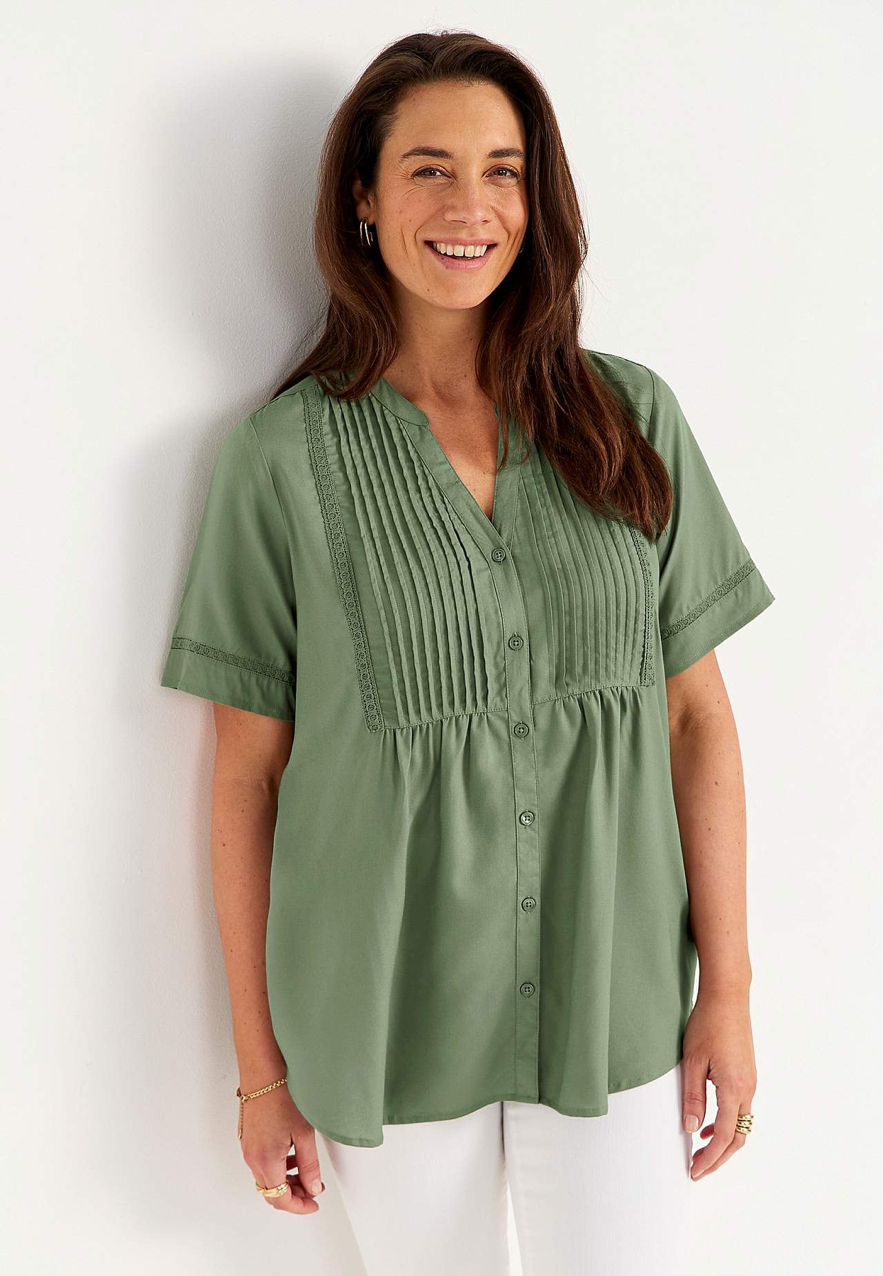 Woven tunic with lace trims