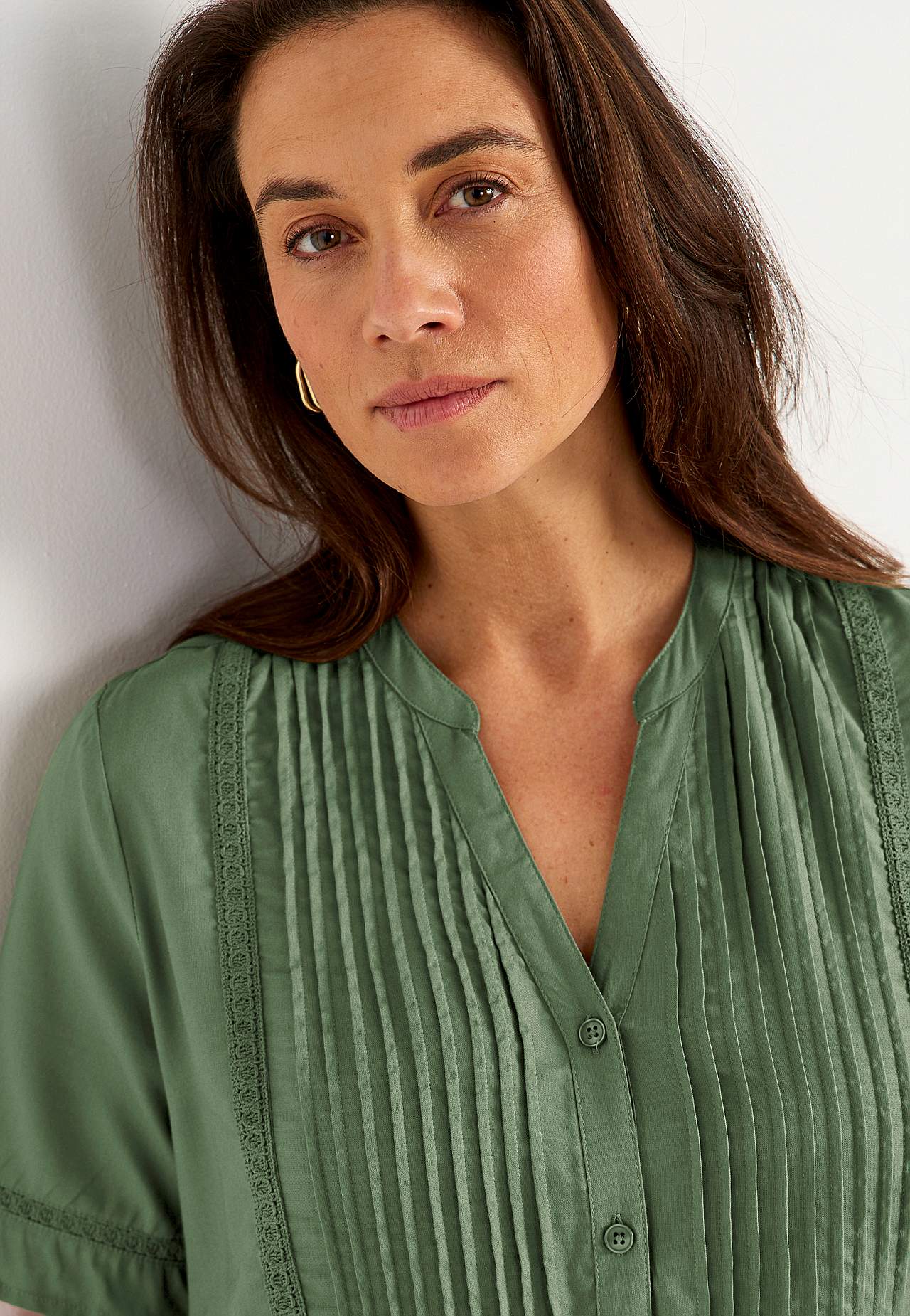 Woven tunic with lace trims