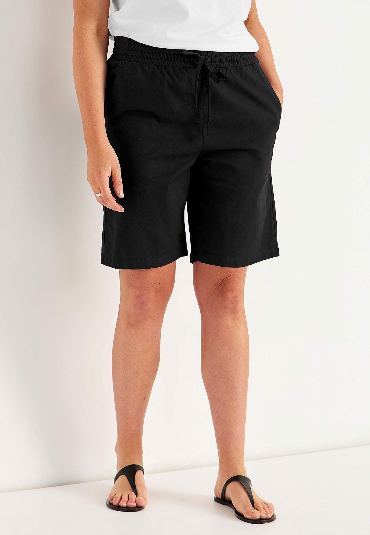 Shorts in washed cotton