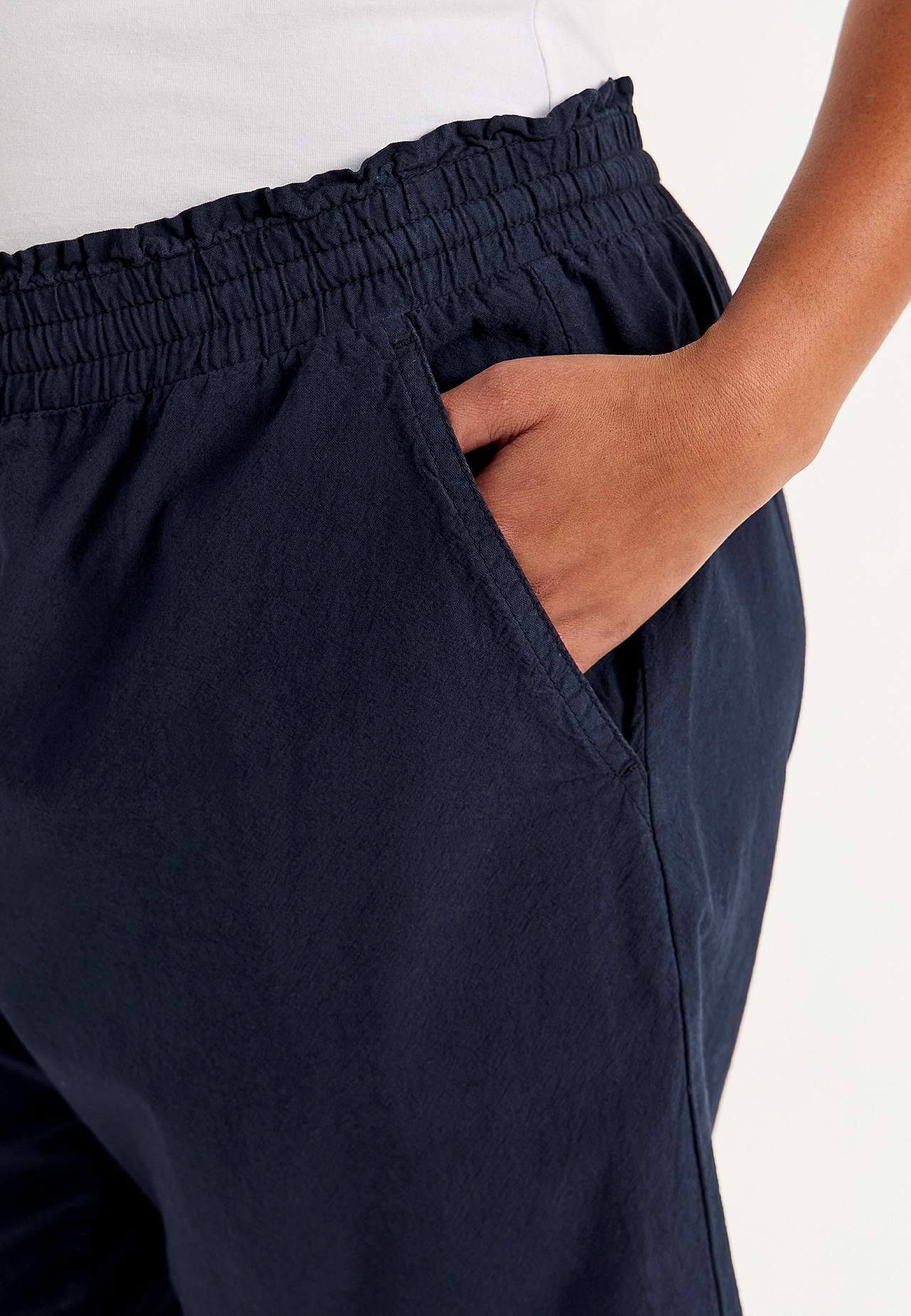 Shorts in washed cotton