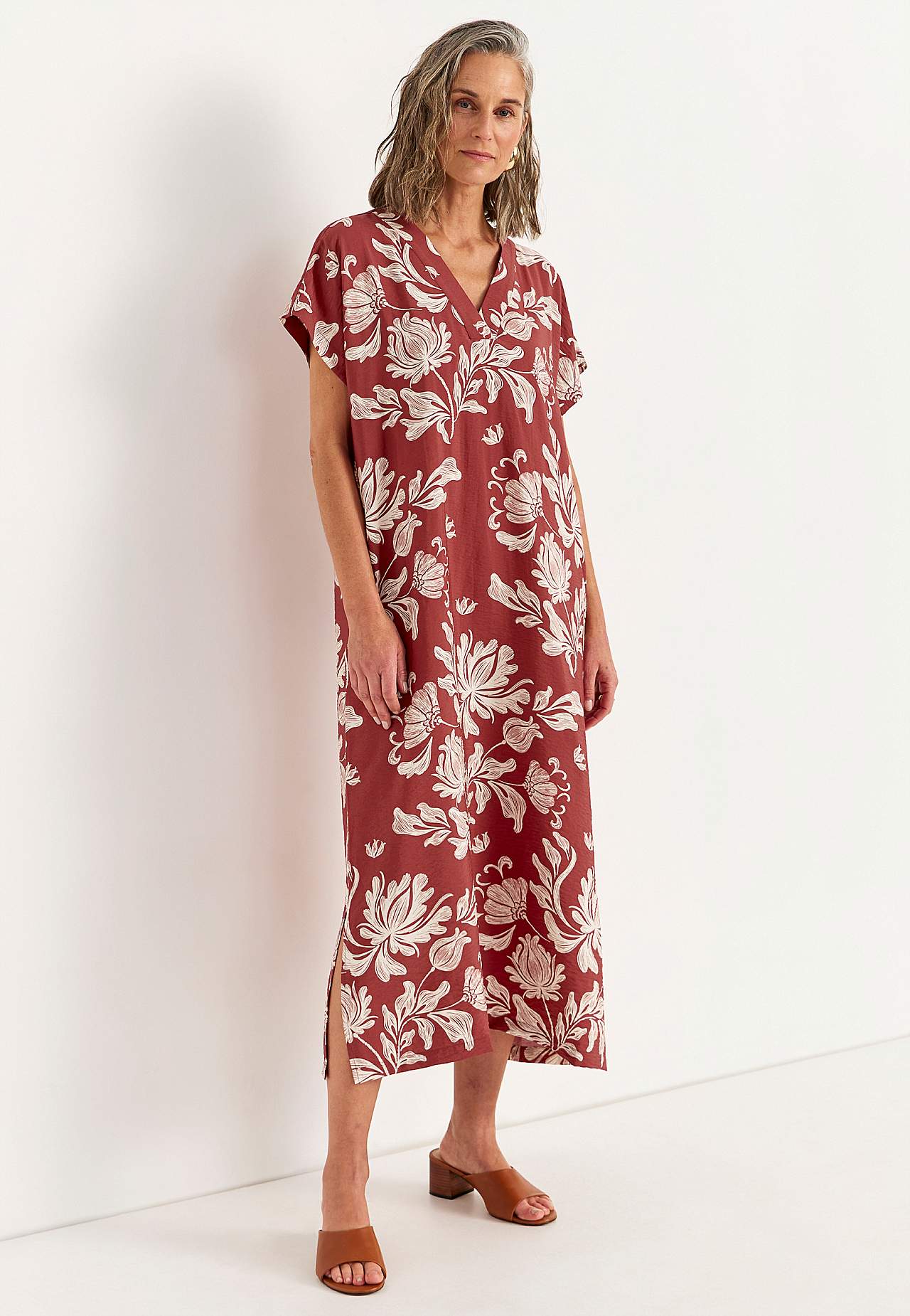 Patterned dress with pockets