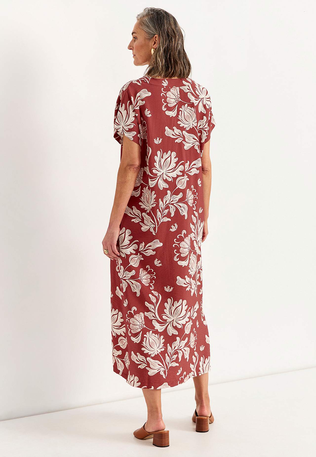 Patterned dress with pockets