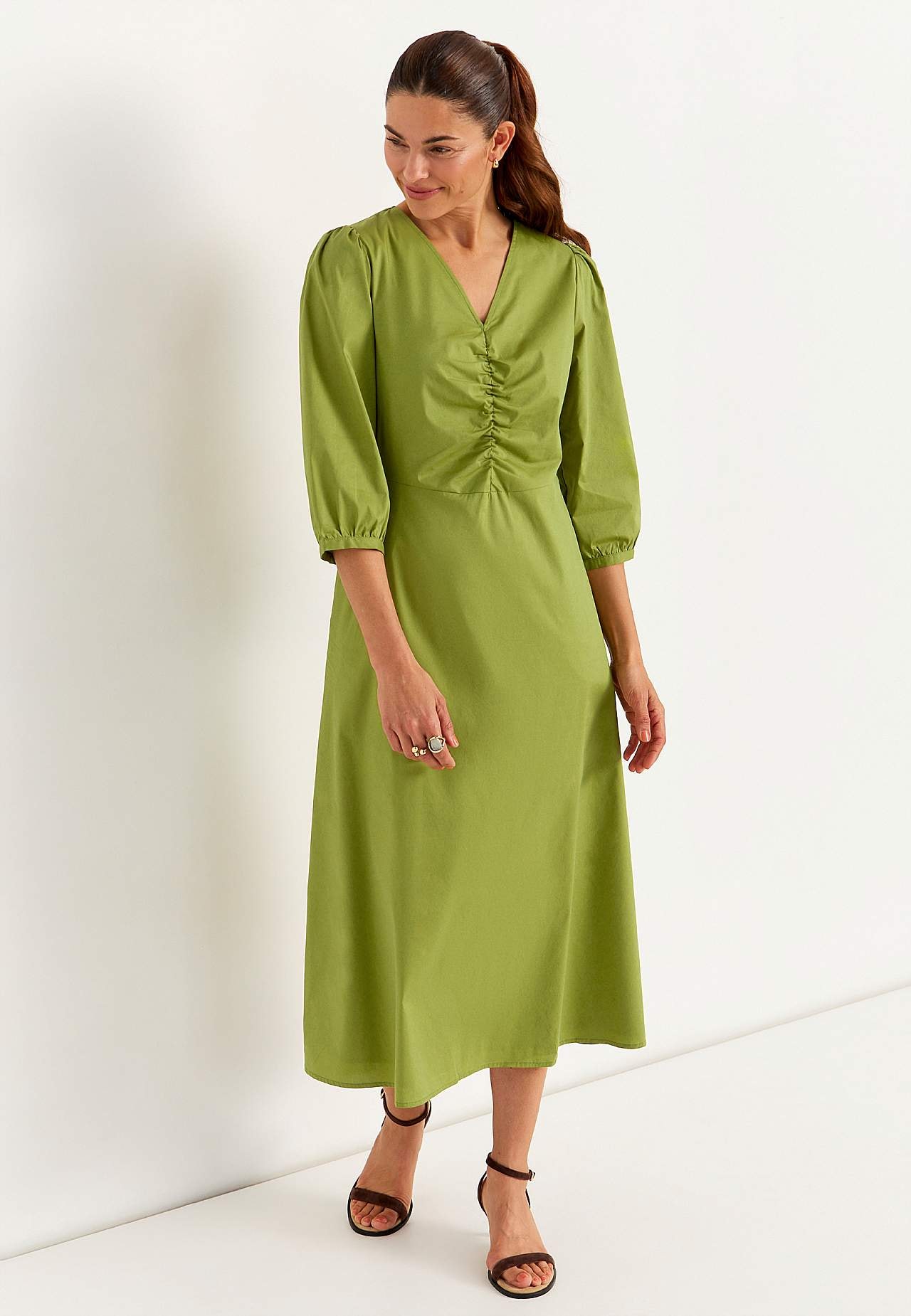 Dress in poplin with pockets