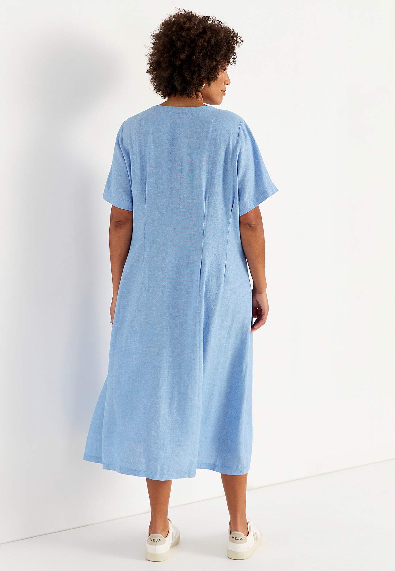 Linen dress with lovely width