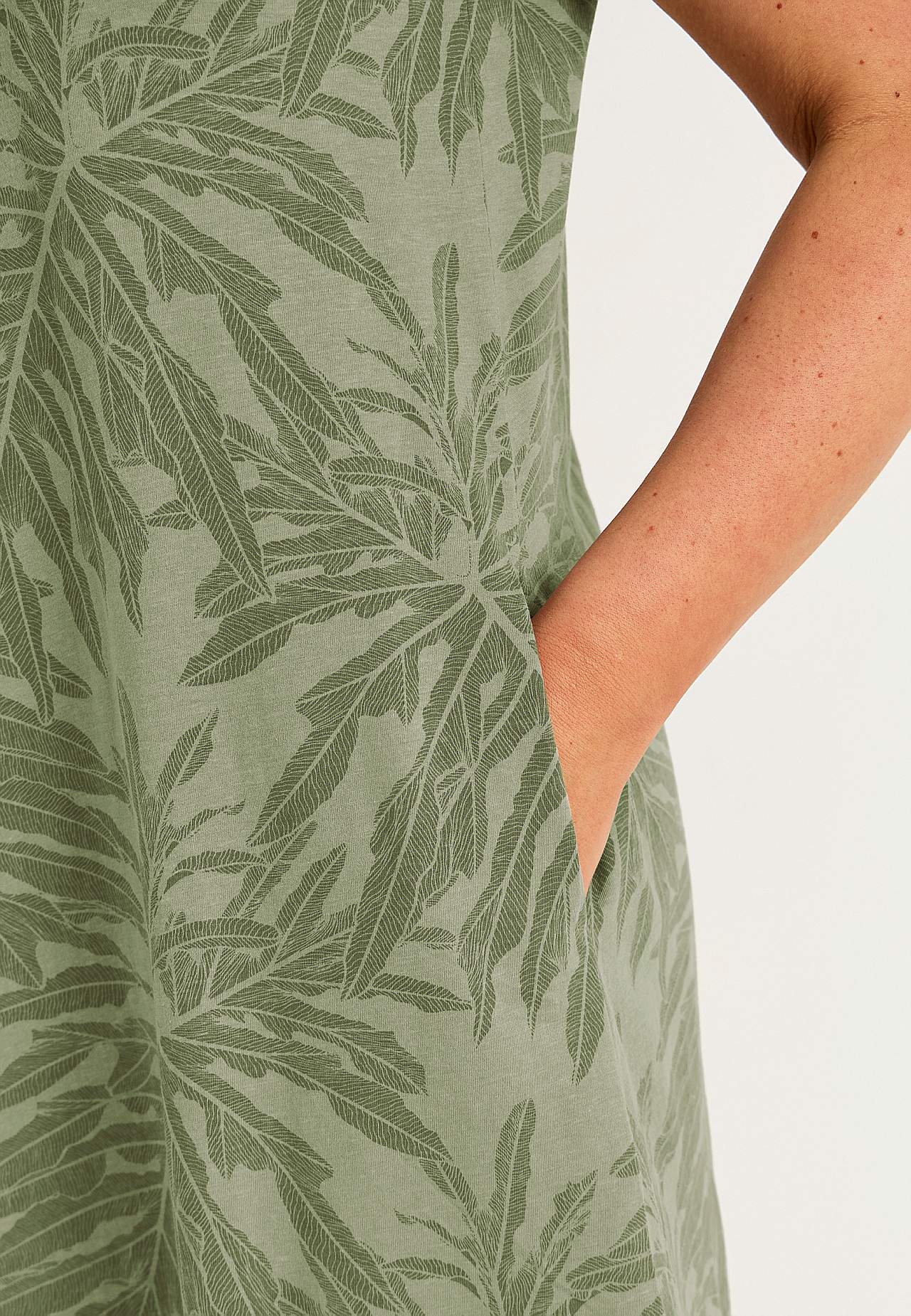 Dress in organic cotton with pockets