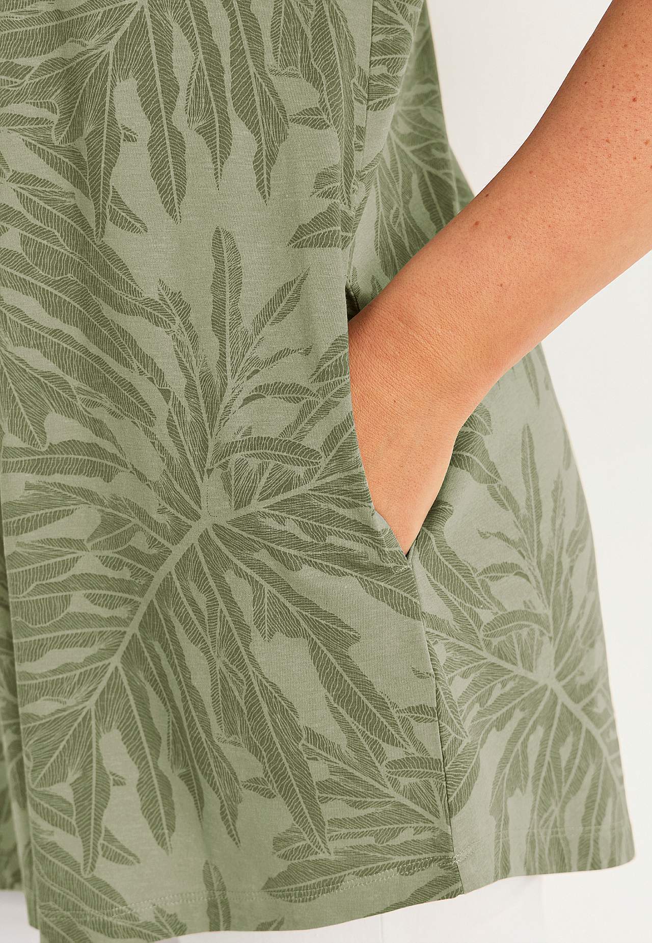 Tunic top in organic cotton with pockets