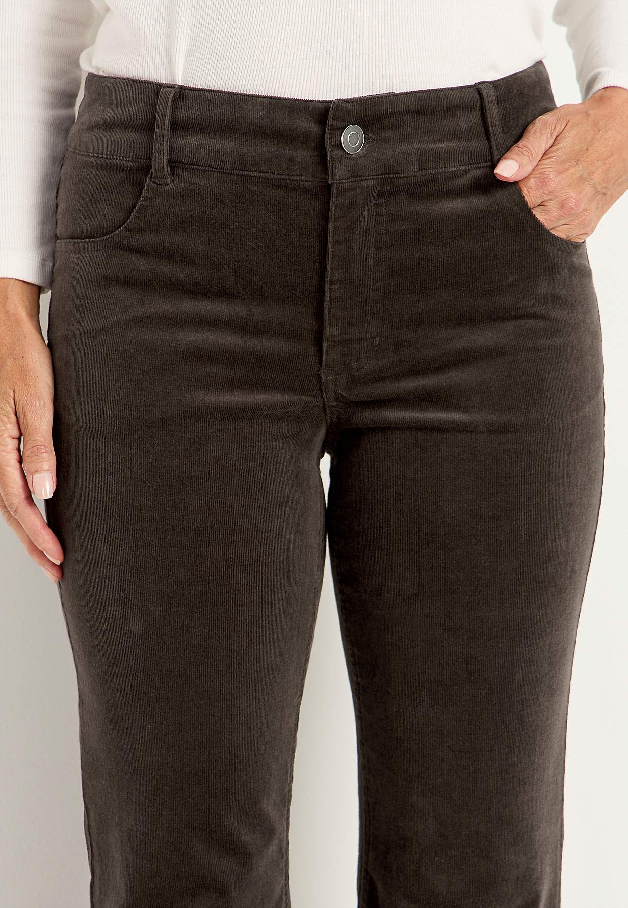 Kapearaidalliset, bootcut vakosamettihousut