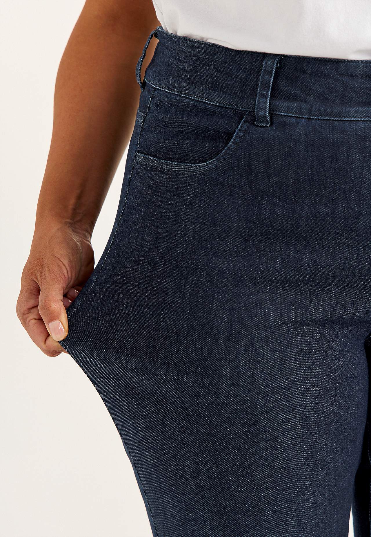 Straight jeans in denim with superstretch - two lengths