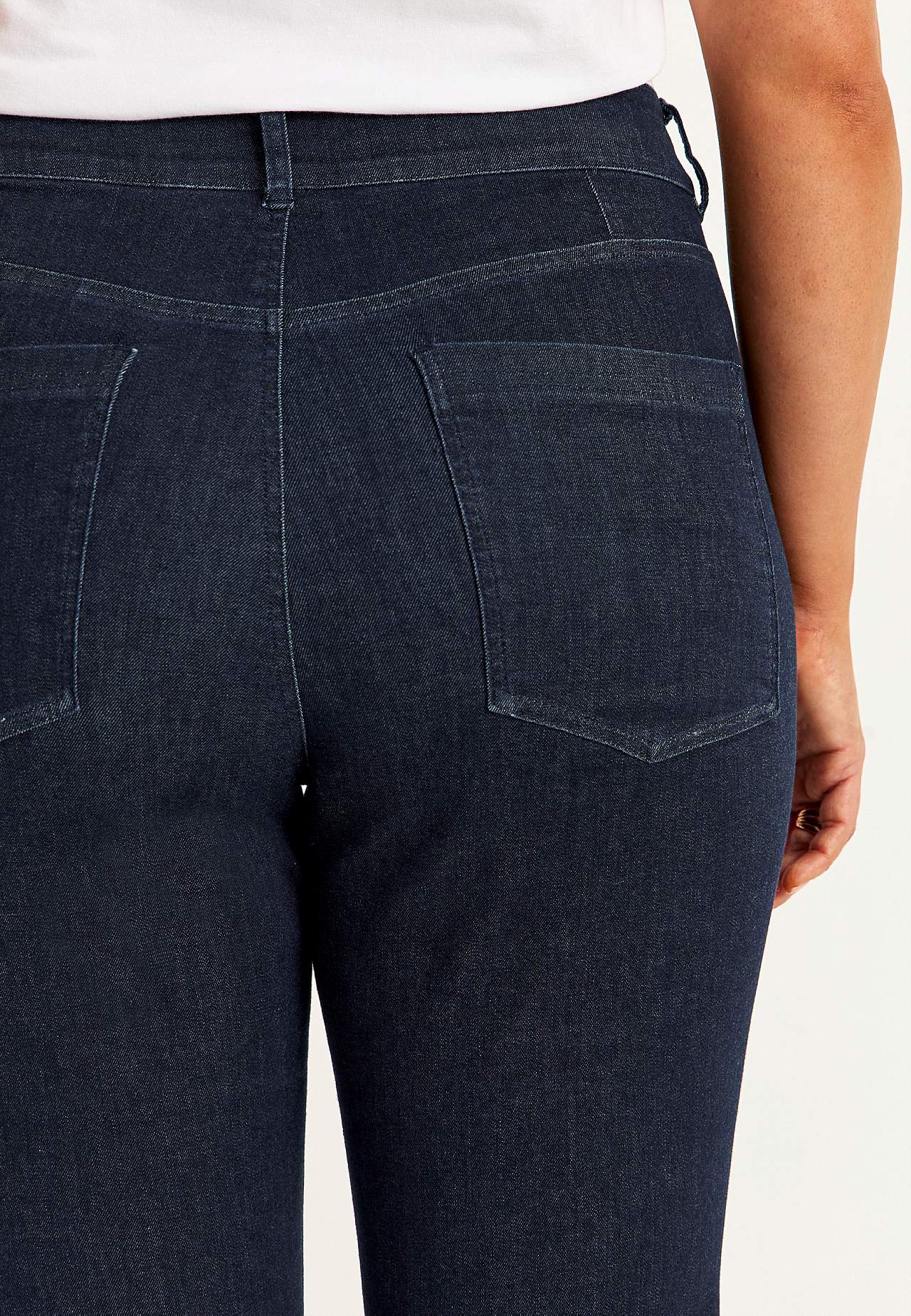 Straight jeans in denim with superstretch - two lengths