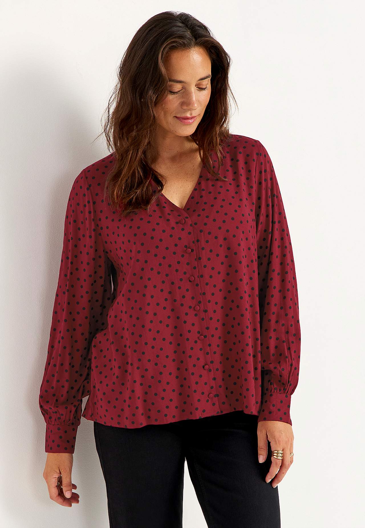 Vevet bluse med prikket