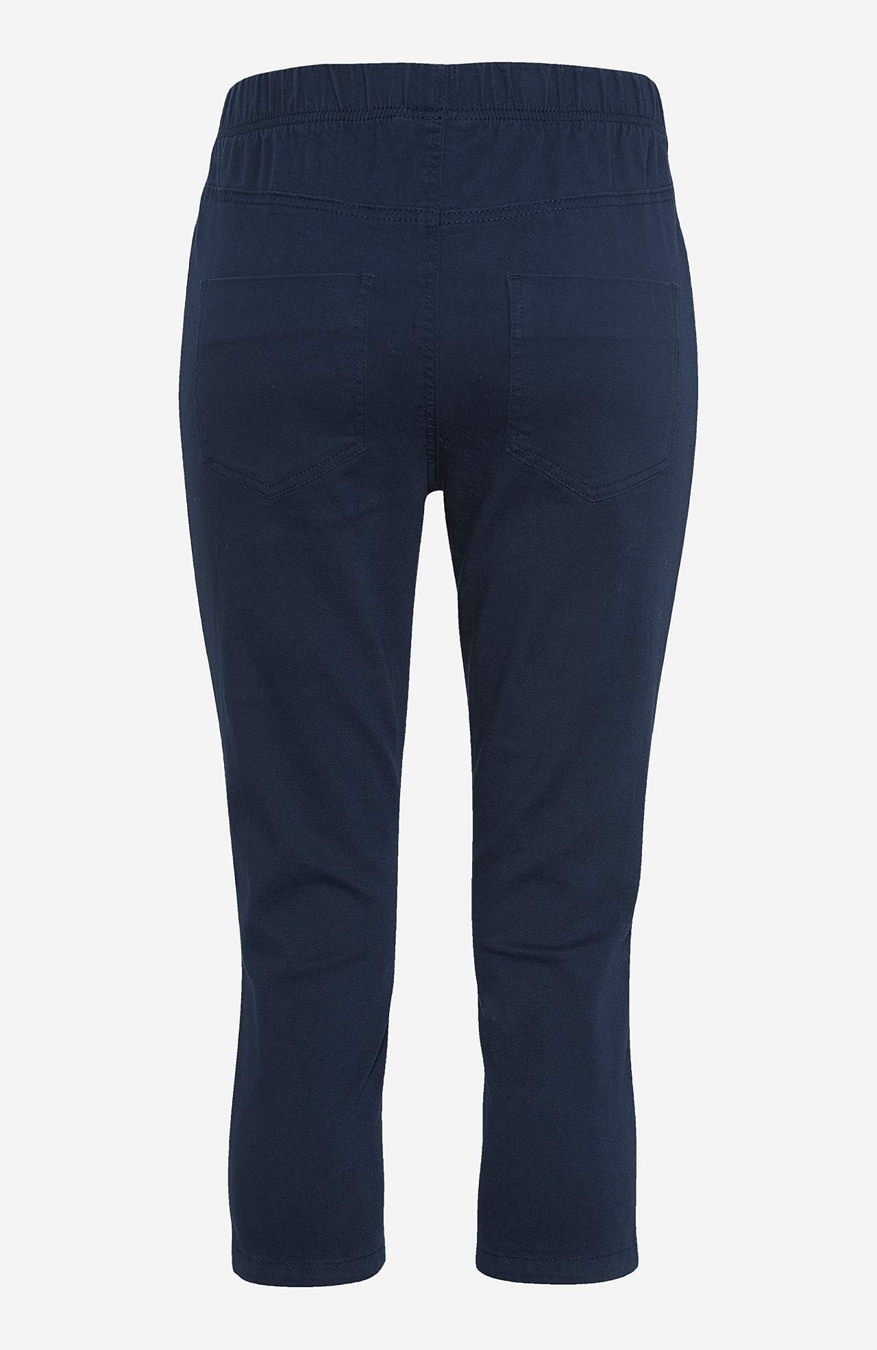 Comfortable capri trousers in cotton twill