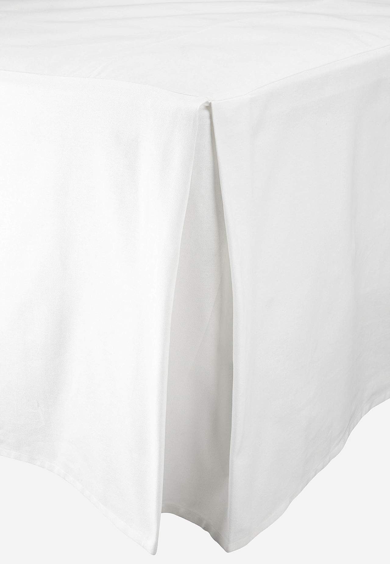 Valance with decorative pleats