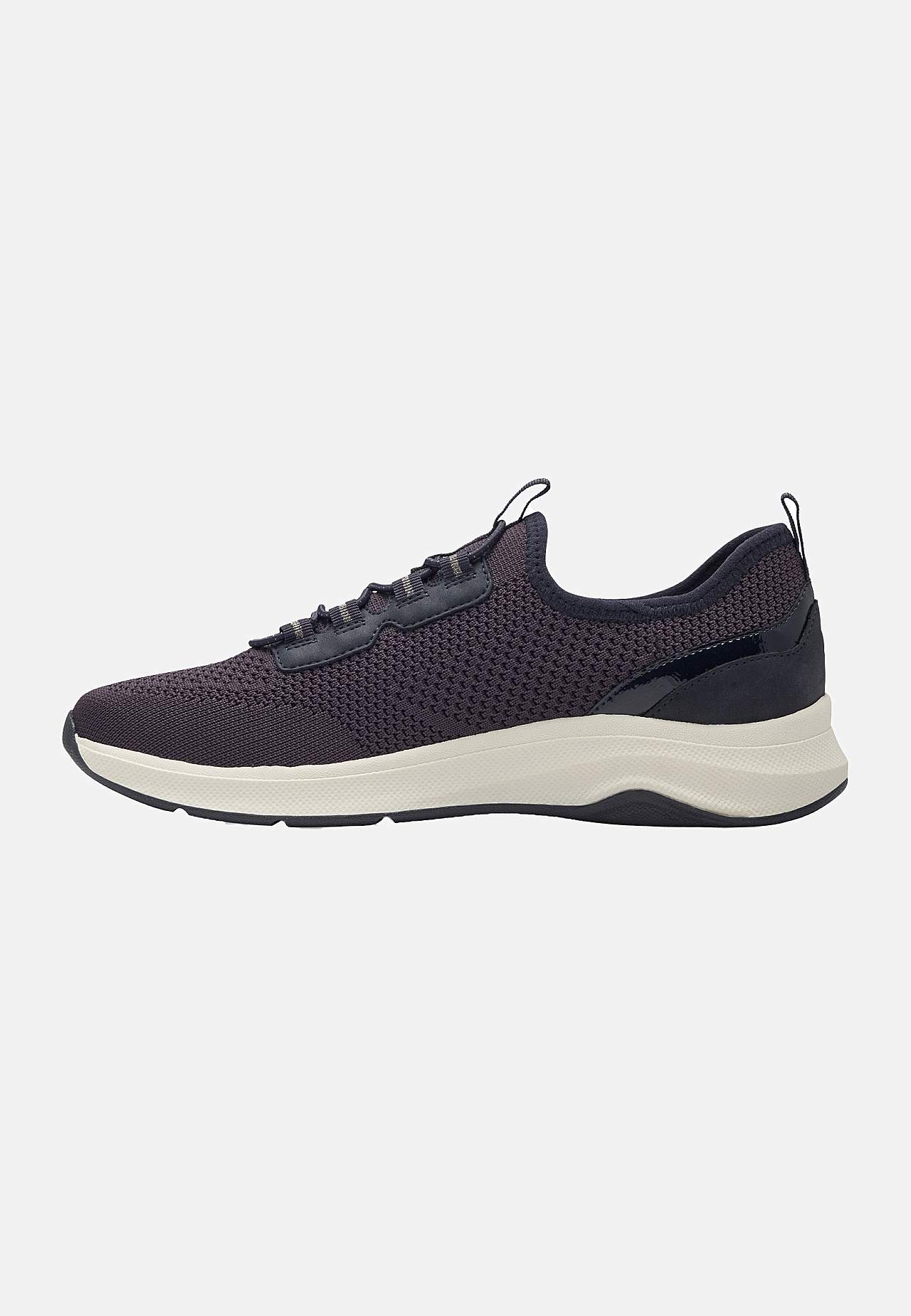 Lätta sneakers med elastisk snörning