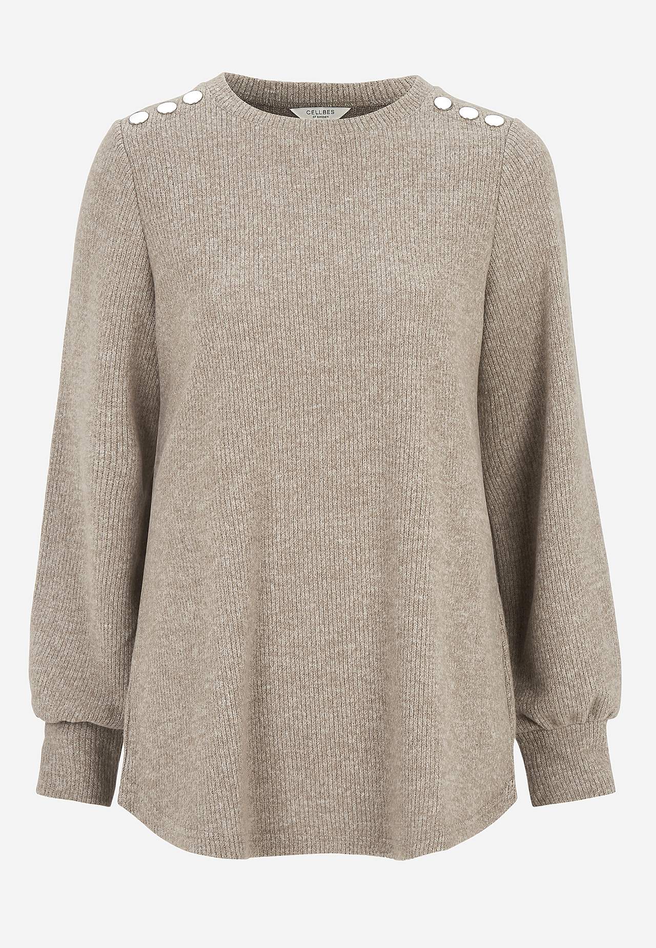 Knitted, soft jumper