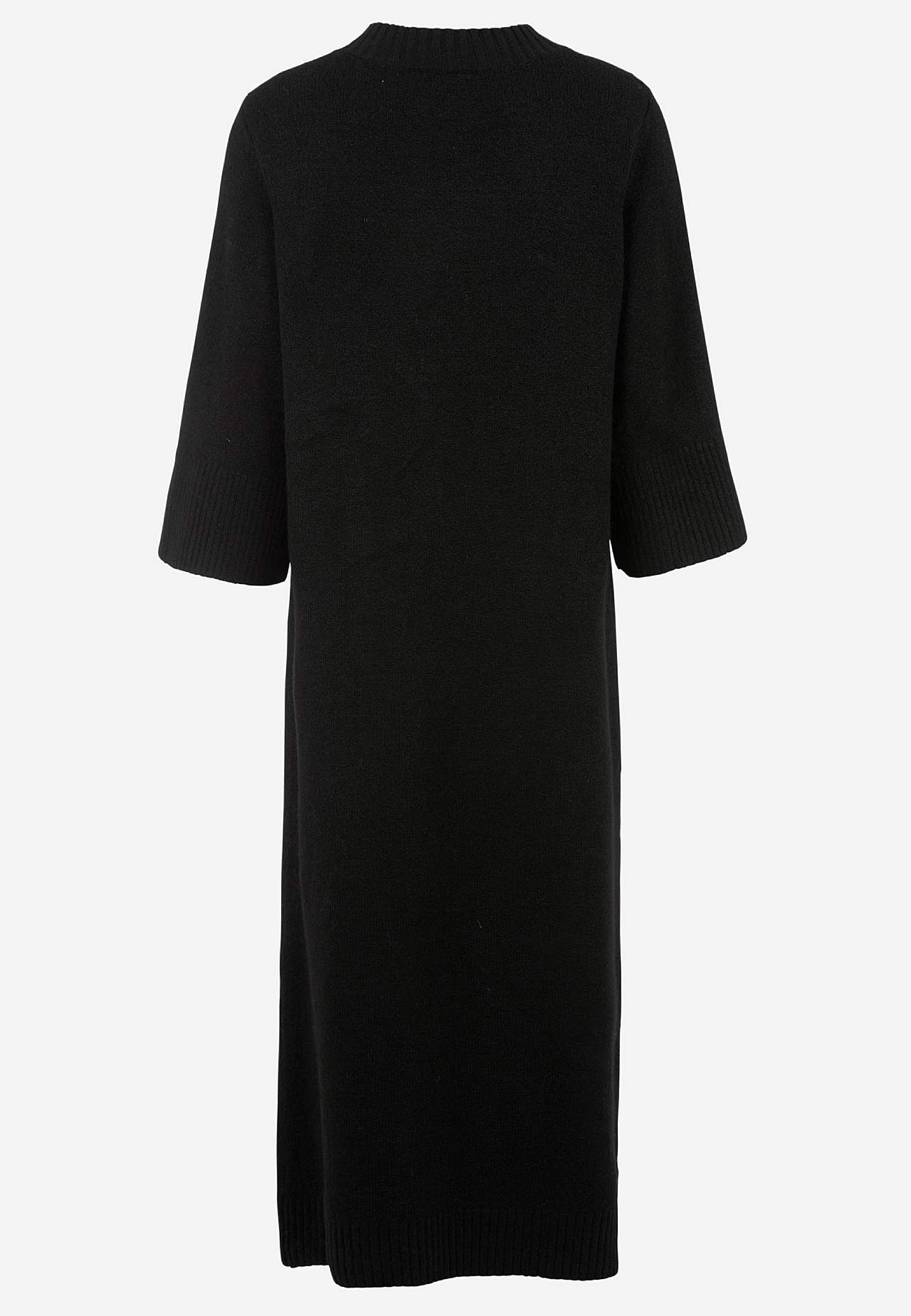 Knitted dress with high slit