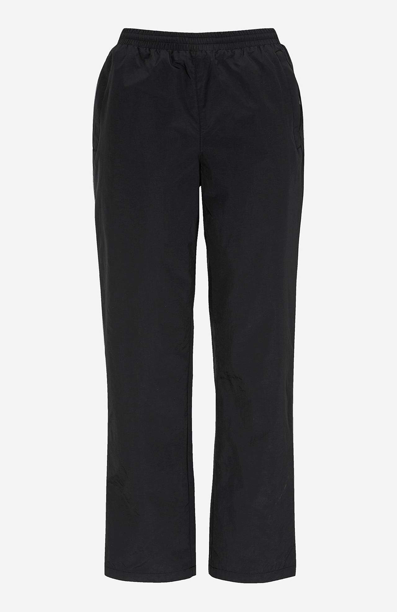 Wind pants with reflective details