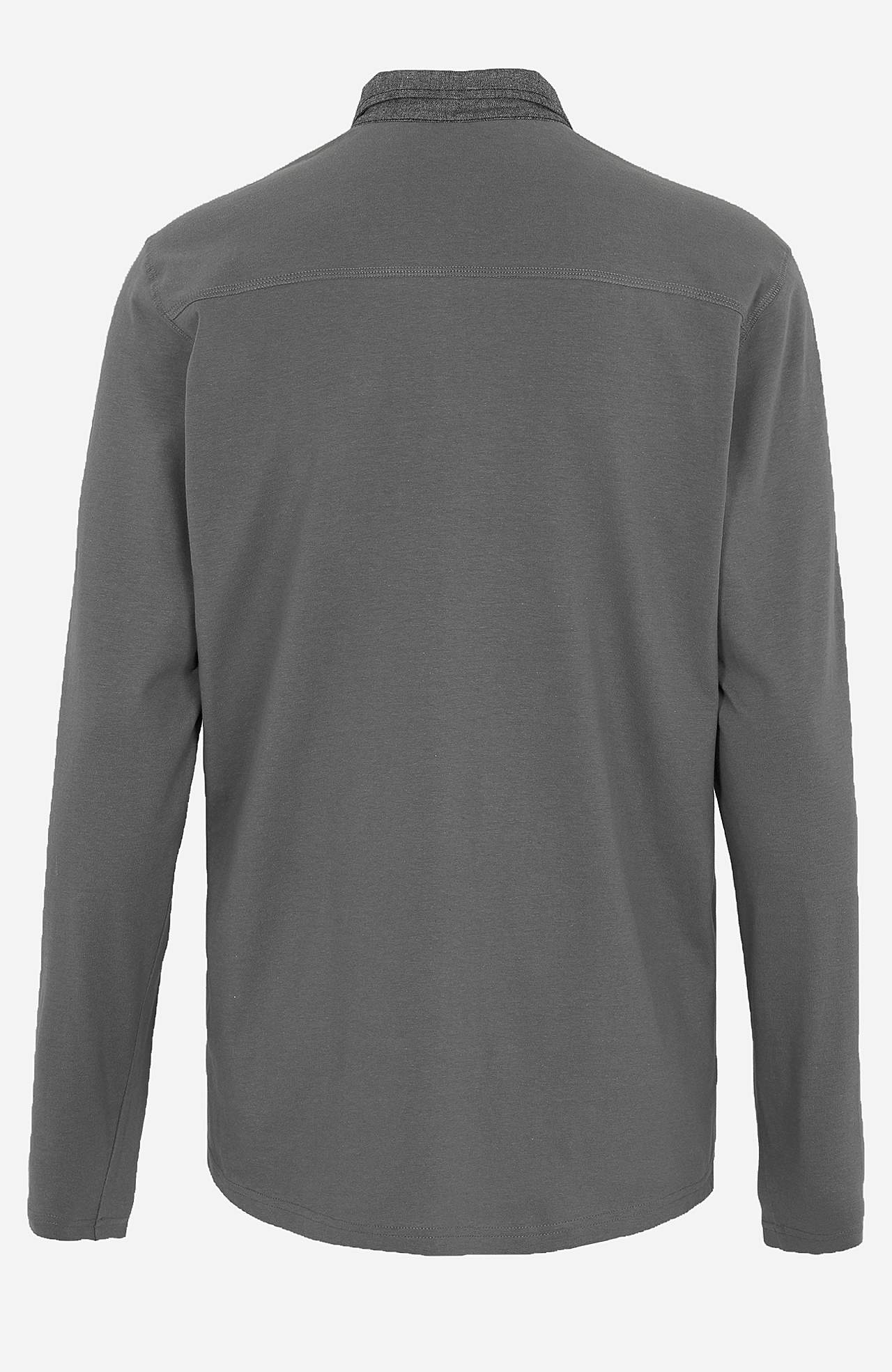 Comfortable long-sleeved jumper with collar