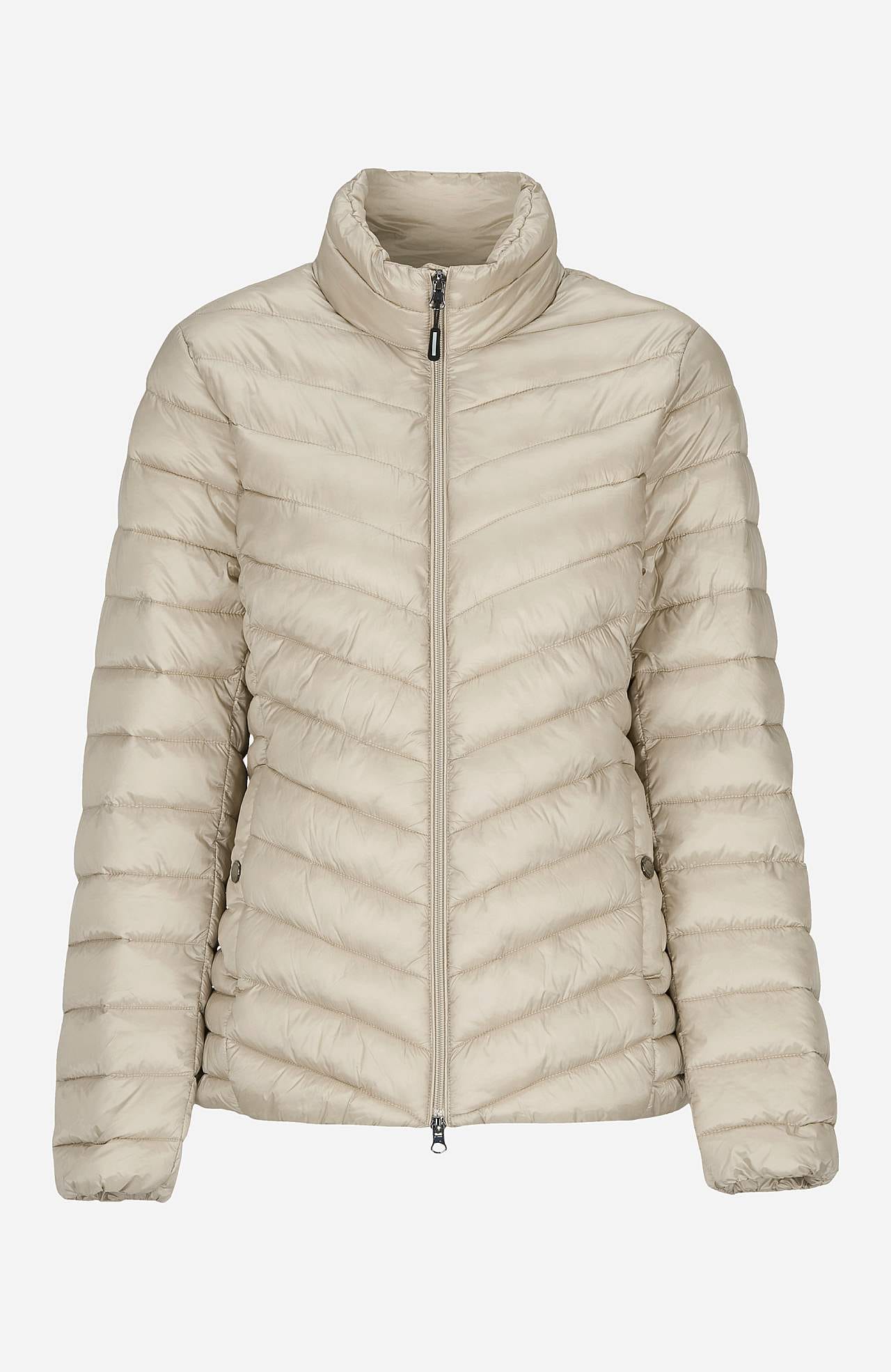 Practical, stylish lightweight jacket