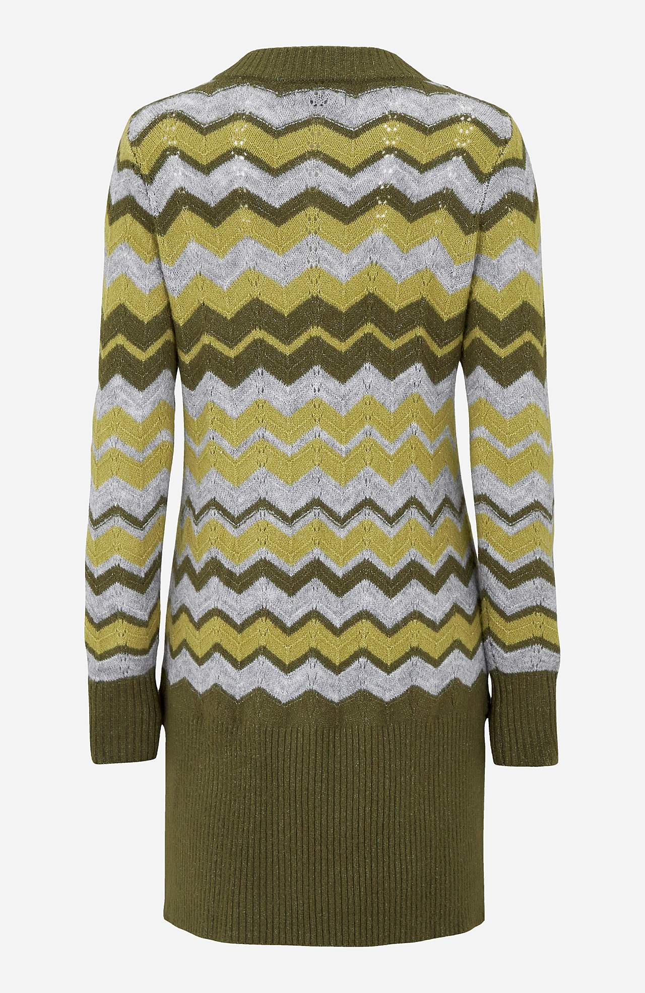 Knitted sweater with zigzag pattern