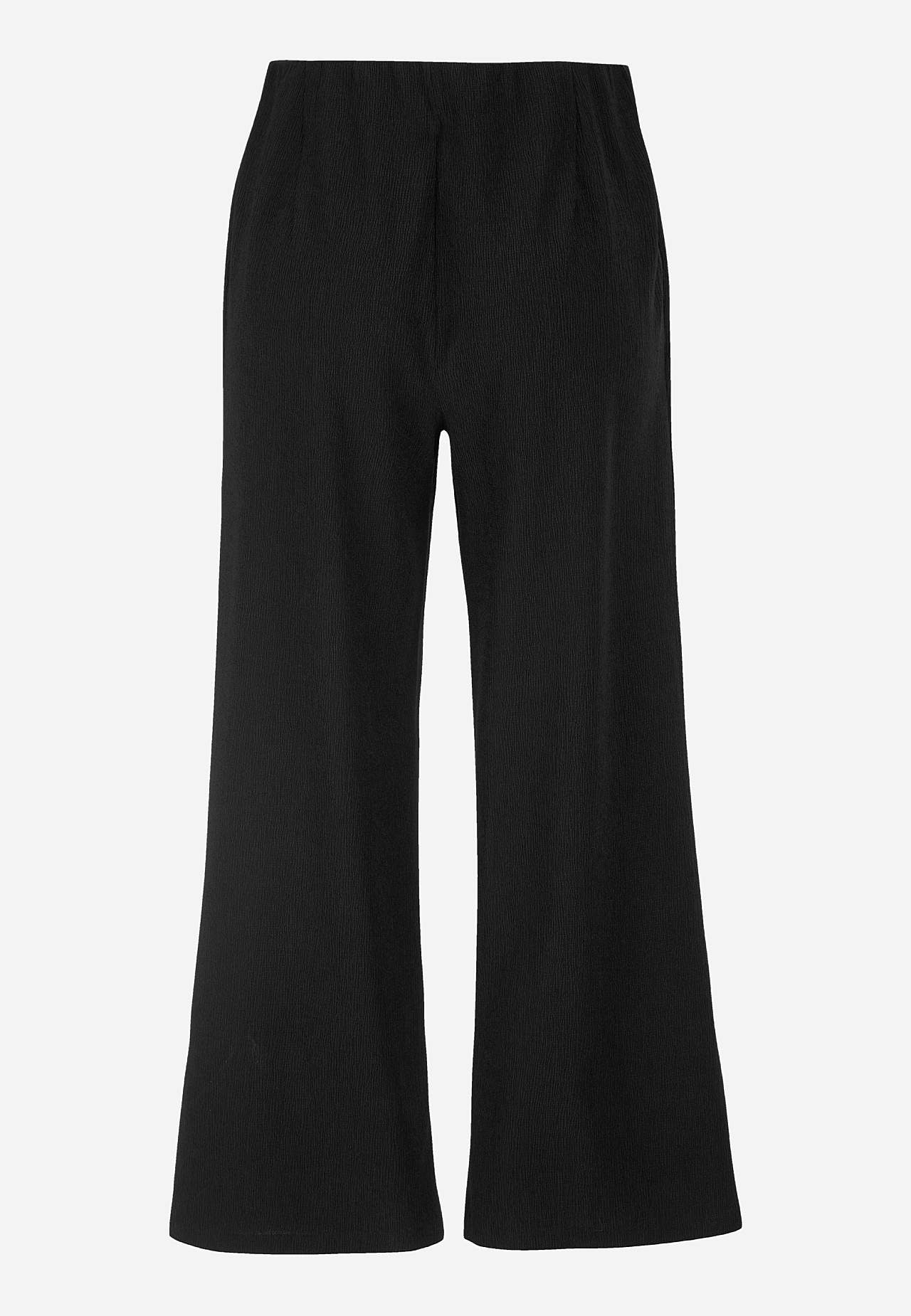 Jersey pants with structural pattern