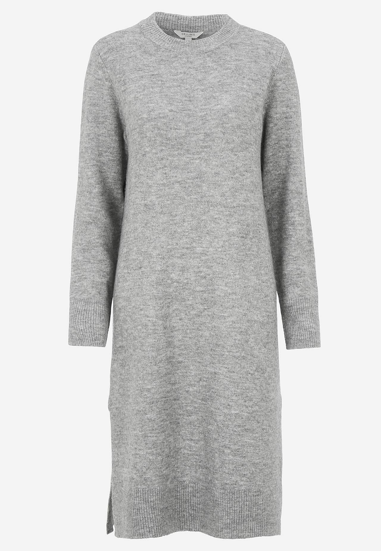Knitted, soft dress