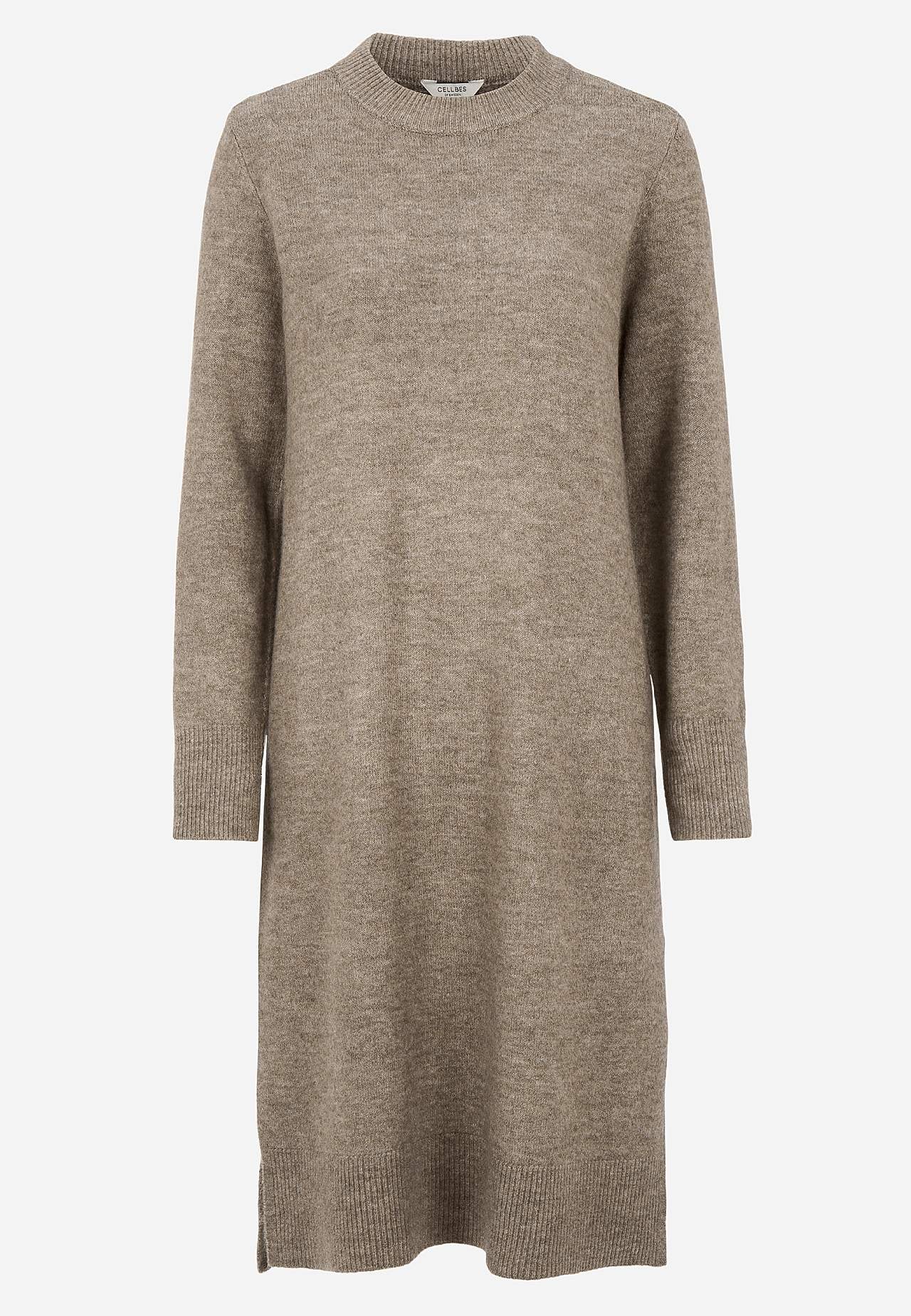 Knitted, soft dress