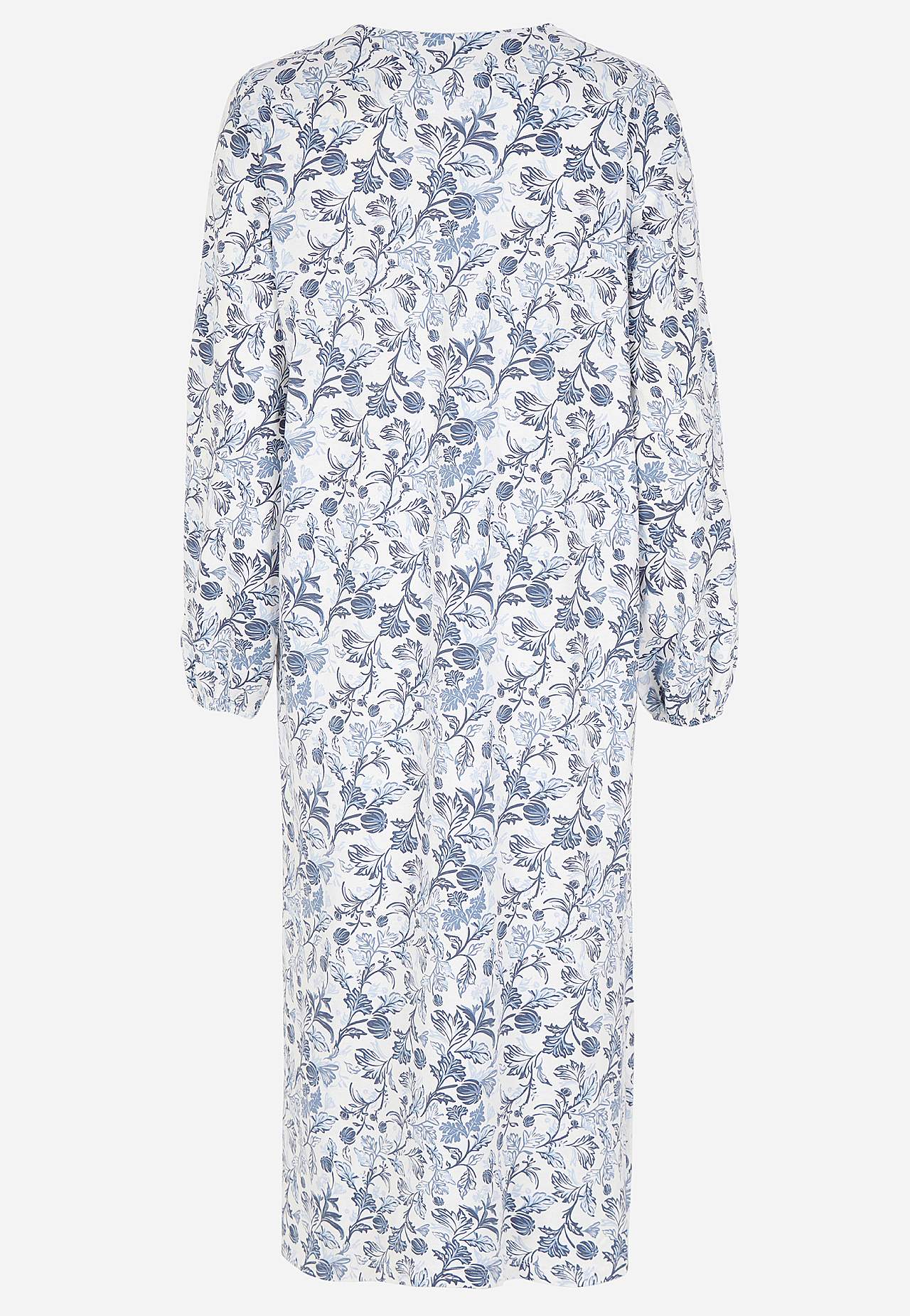 Long, patterned nightgown