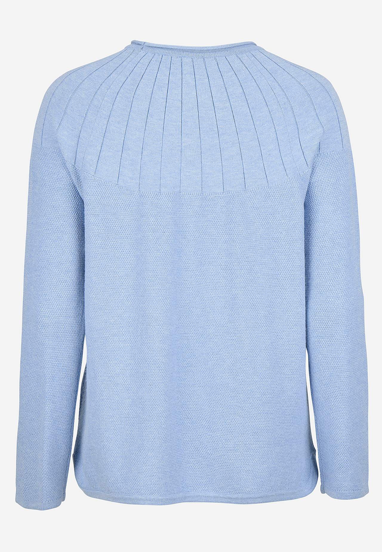 Fine-knitted sweater