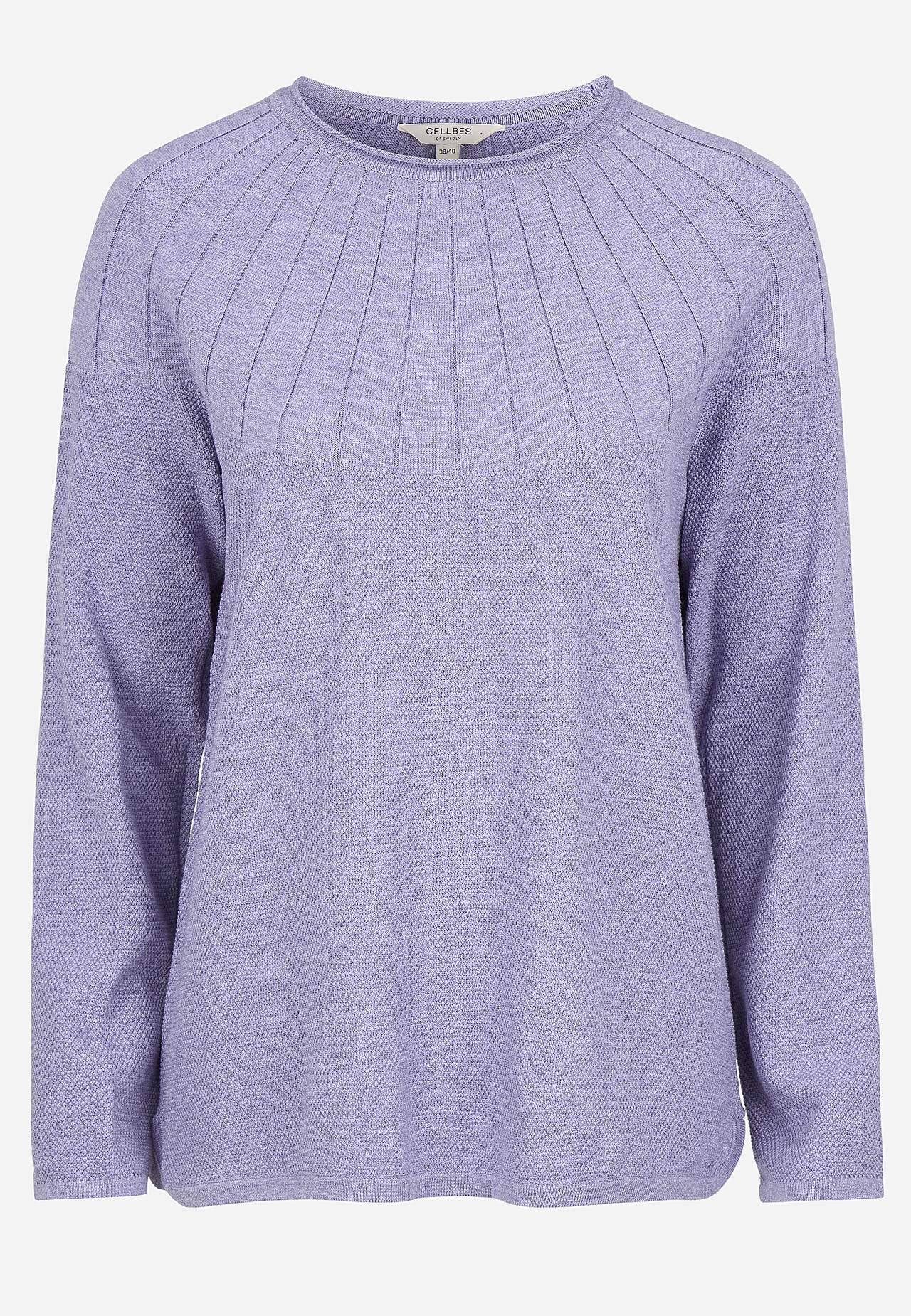 Fine-knitted sweater
