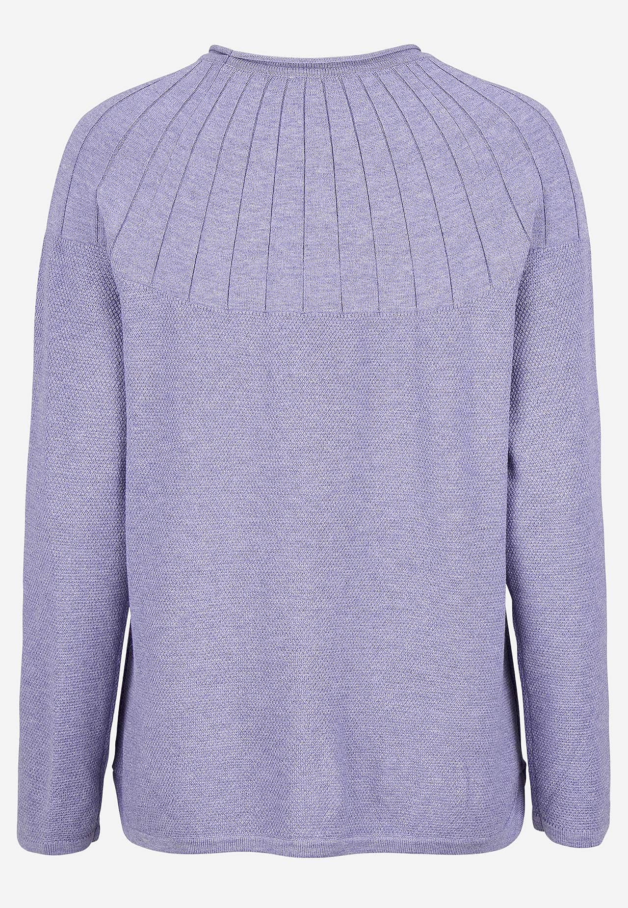Fine-knitted sweater