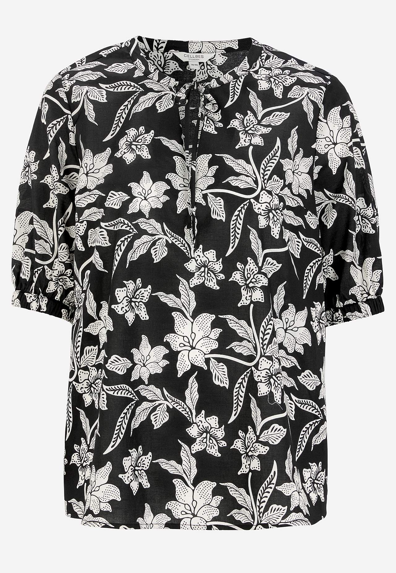 Woven, patterned blouse