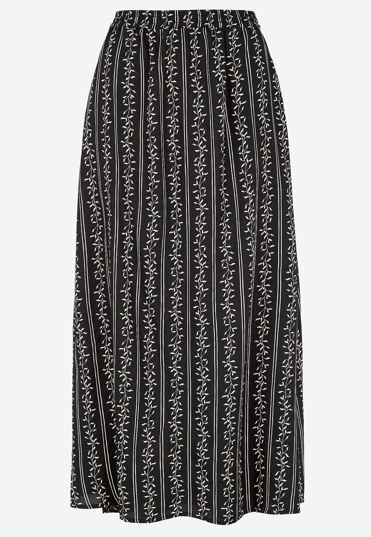 Skirt with pockets