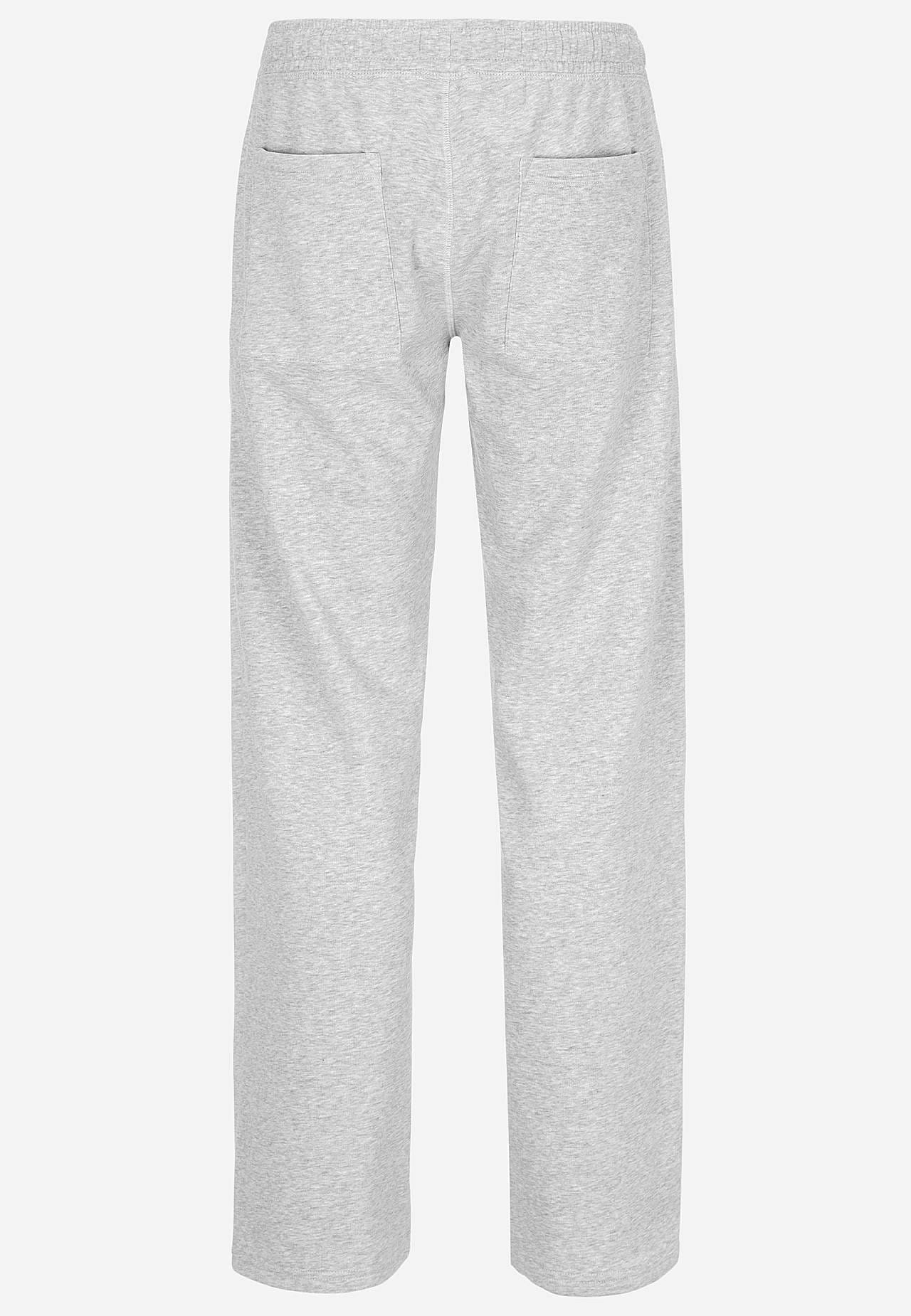 Comfortable sweatshirt pants with back pockets
