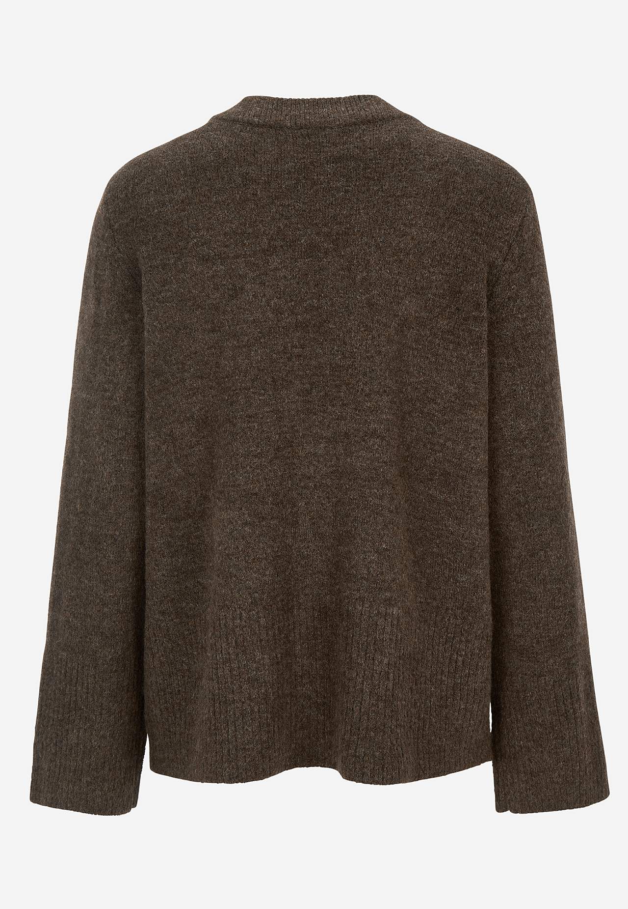Knitted sweater with round neck