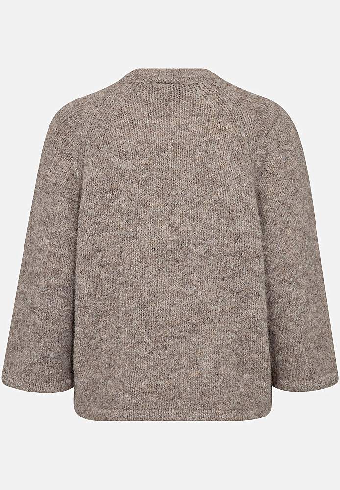 Neulepusero raglanhihoilla