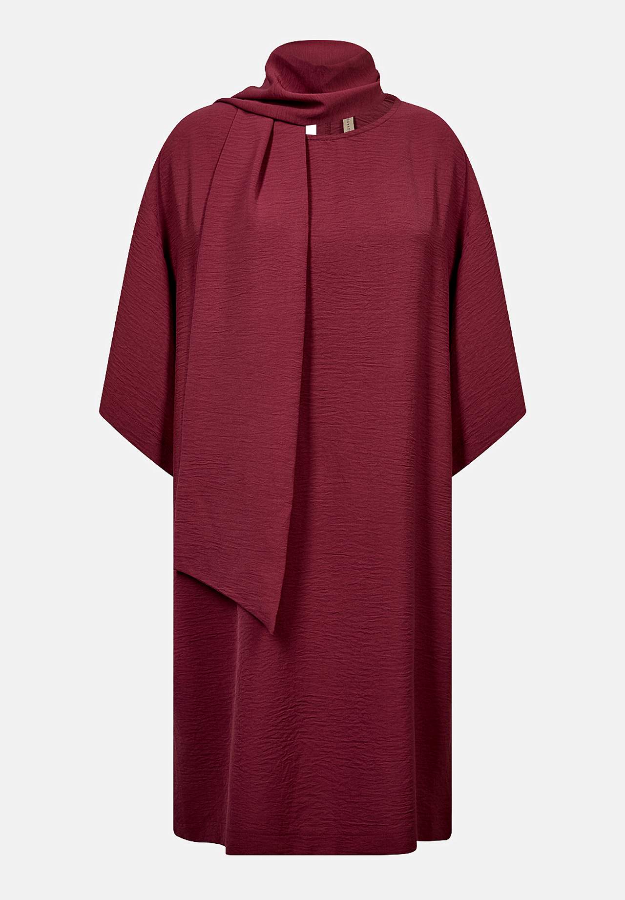 Kjole med skjerf